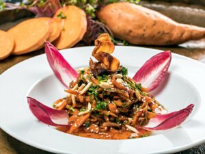 קייטרינג בשרי בירושלים | סלט בטטה ושקדים קלויים | חנות לאוכל מוכן | האחוזה קייטרינג