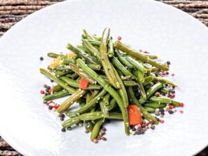 קייטרינג בשרי בירושלים | שעועית מוקפצת בשמן שומשום | חנות לאוכל מוכן | האחוזה קייטרינג