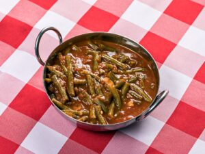 קייטרינג בשרי בירושלים | שעועית ירוקה ברוטב עגבניות | חנות לאוכל מוכן | האחוזה קייטרינג