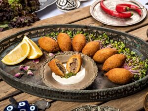 קייטרינג בשרי בירושלים | קובה נבלוסיה במילוי פטריות | חנות לאוכל מוכן | האחוזה קייטרינג