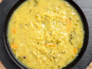 מרק עדשים כתומות