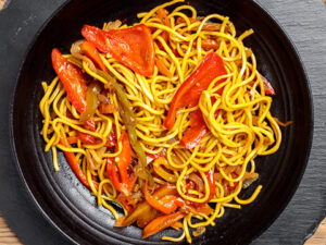 נודלס ירקות