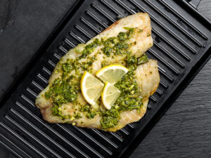 פילה אמנון ברוטב פלפלים לימון ועשבי תיבול