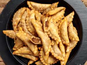 שישברק-כיסונים פריכים במילוי בשר